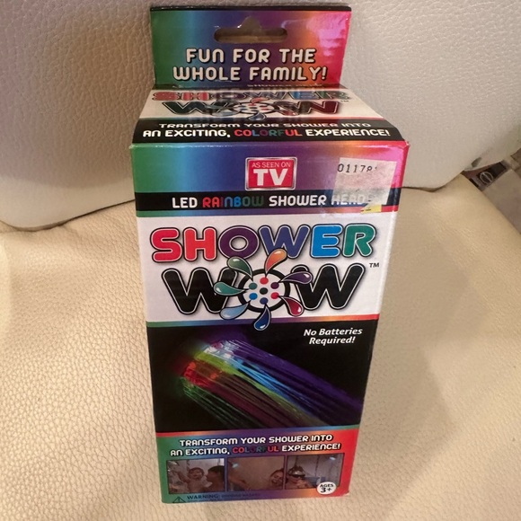NWT Shower WOW As Seen on TV LED Rainbow Shower Head for a Colorful Experience - Picture 2 of 7